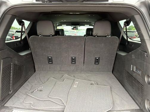 Summit White 2025 GMC Yukon XL Denali