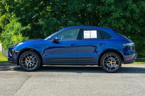 2025 Porsche Macan Base