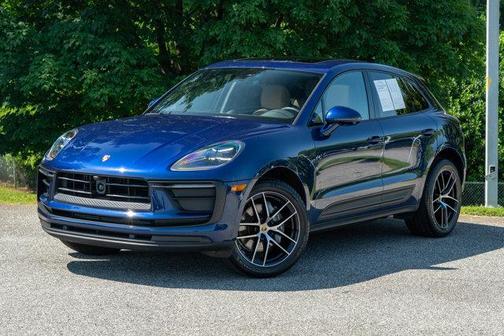 2025 Porsche Macan Base