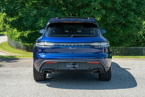 2025 Porsche Macan Base