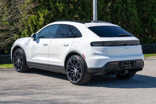 2026 Porsche Macan Macan Electric 4