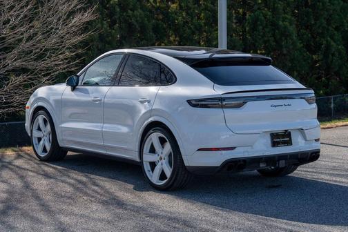 2023 Porsche Cayenne Turbo