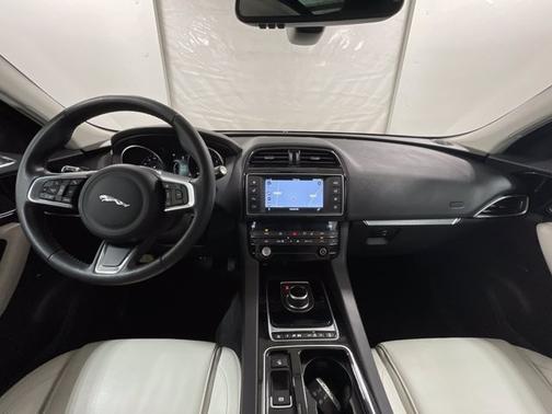 2018 Jaguar F-PACE 25t Prestige for sale in Mishawaka, IN - image 13