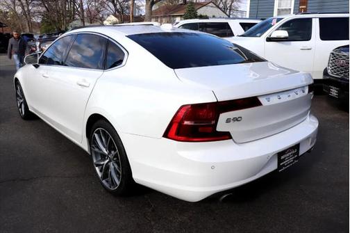 2018 Volvo S90 T5 Momentum