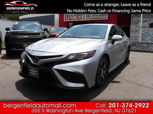 2024 Toyota Camry SE