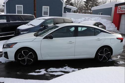 2024 Nissan Altima SR FWD