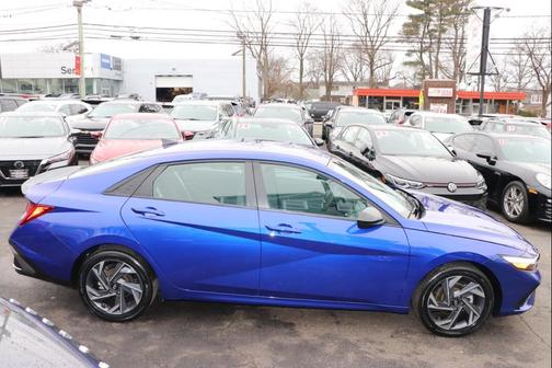 2025 Hyundai ELANTRA HEV SEL Sport