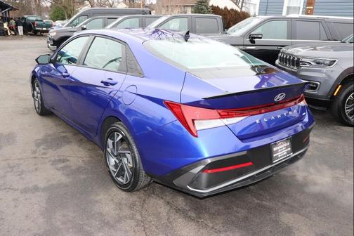 2025 Hyundai ELANTRA HEV SEL Sport