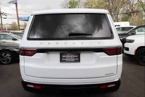 Bright White Clearcoat 2024 Jeep Wagoneer Series II 4x4
