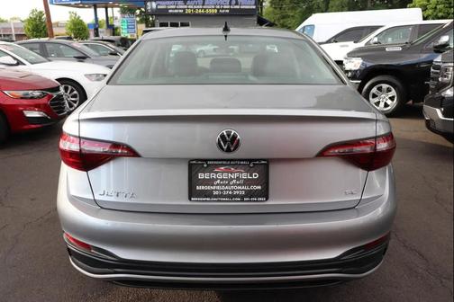 Pyrite Silver Metallic 2024 Volkswagen Jetta 1.5T SE