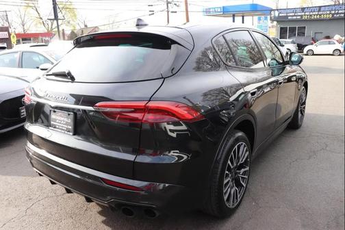 Nero Tempesta Metallic 2023 Maserati Grecale GT