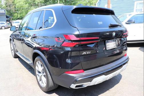 Black 2026 BMW X5 xDrive40i