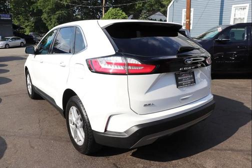 White 2024 Ford Edge SEL