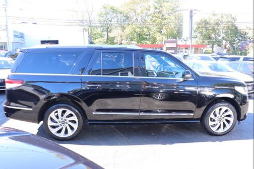 2024 Lincoln Navigator Premiere