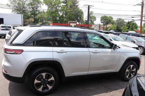 Silver Zynith 2024 Jeep Grand Cherokee 4xe Base
