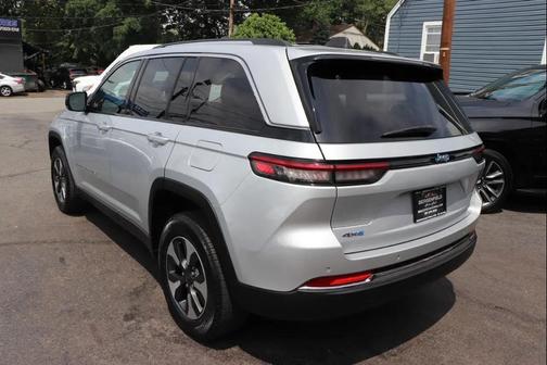 Silver Zynith 2024 Jeep Grand Cherokee 4xe Base
