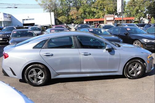 2023 Kia K5 LXS
