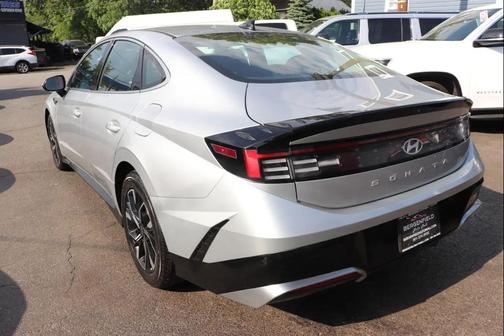 Aero Silver 2025 Hyundai SONATA SEL