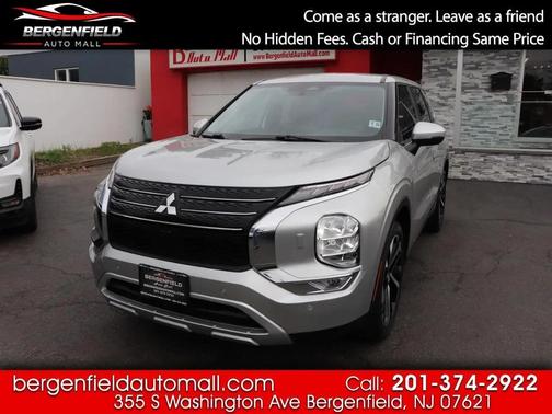 Alloy Silver Metallic 2024 Mitsubishi Outlander SE