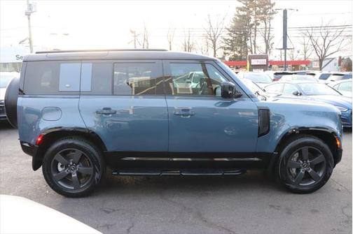 2024 Land Rover Defender 110 P400 X-Dynamic SE