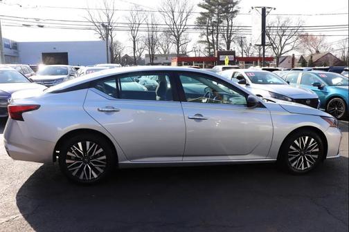 Brilliant Silver Metallic 2024 Nissan Altima 2.5 SV