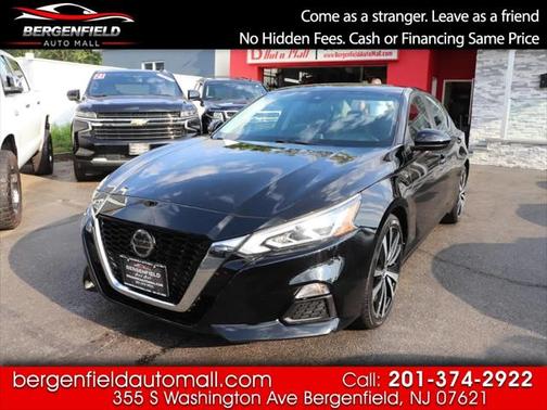 2022 Nissan Altima SR FWD