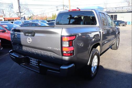 2024 Nissan Frontier SV