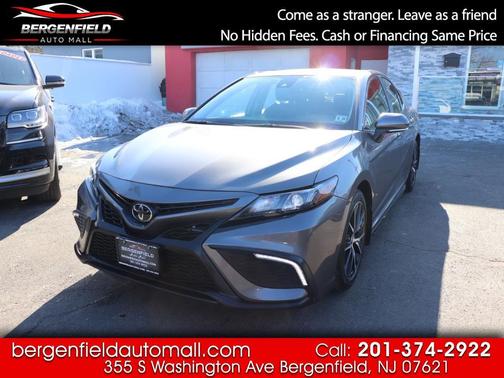 2024 Toyota Camry SE