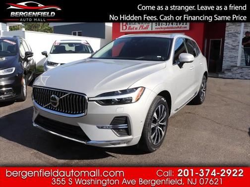 2023 Volvo XC60 B5 Plus Bright Theme