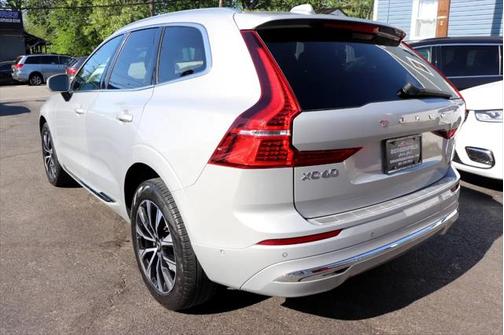 2023 Volvo XC60 B5 Plus Bright Theme