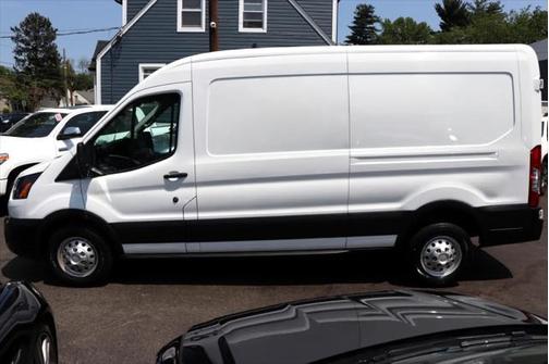 2022 Ford Transit-250 Base