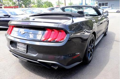 2022 Ford Mustang EcoBoost