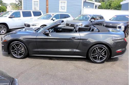 2022 Ford Mustang EcoBoost