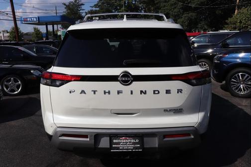 2022 Nissan Pathfinder Platinum 4WD