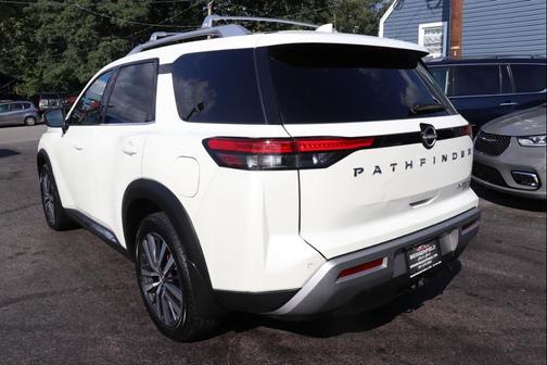 2022 Nissan Pathfinder Platinum 4WD