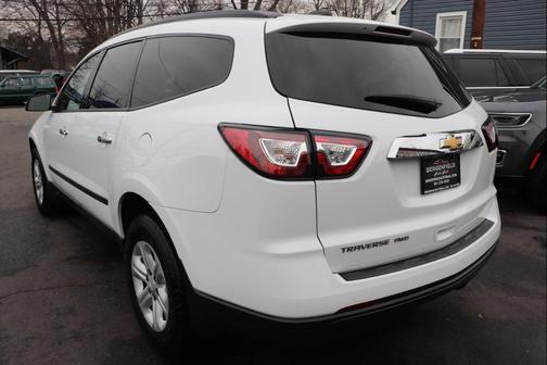 2017 Chevrolet Traverse LS