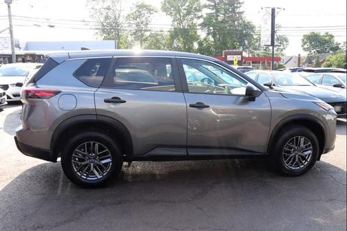 Gun Metallic 2024 Nissan Rogue S