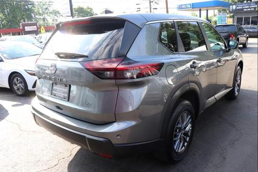 Gun Metallic 2024 Nissan Rogue S