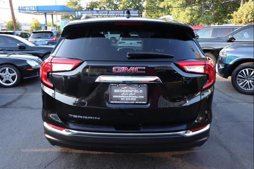 2022 GMC Terrain SLT