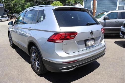 Pyrite Silver Metallic 2024 Volkswagen Tiguan 2.0T SE