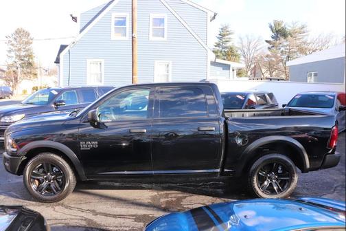 2024 RAM 1500 Classic Warlock Crew Cab 4x2 5'7' Box