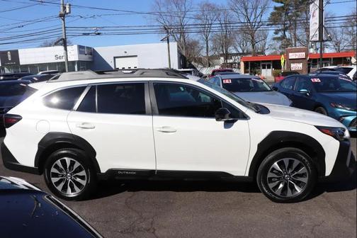 Crystal White Pearl 2024 Subaru Outback Limited