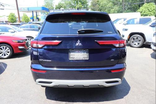 Cosmic Blue Metallic 2024 Mitsubishi Outlander SE S-AWC