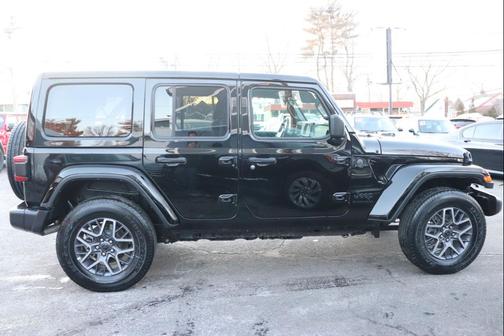 2025 Jeep Wrangler 4-Door Sahara 4x4