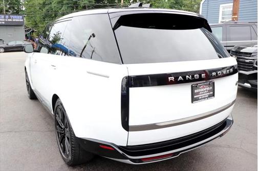 2023 Land Rover Range Rover P400 SE