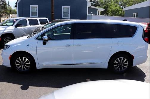2023 Chrysler Pacifica Hybrid Limited