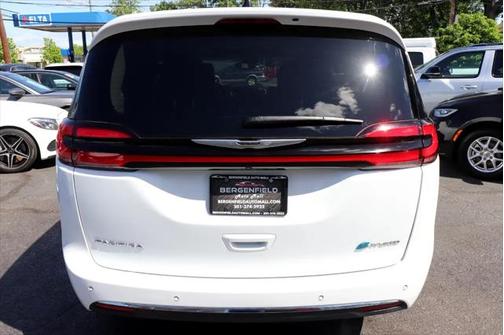 2023 Chrysler Pacifica Hybrid Limited