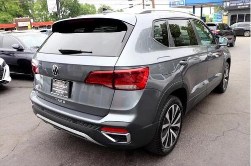 2024 Volkswagen Taos 1.5T SE