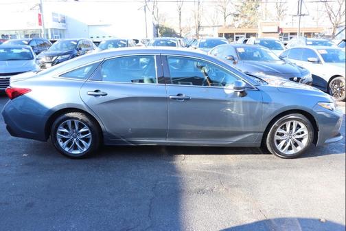 2022 Toyota Avalon XLE