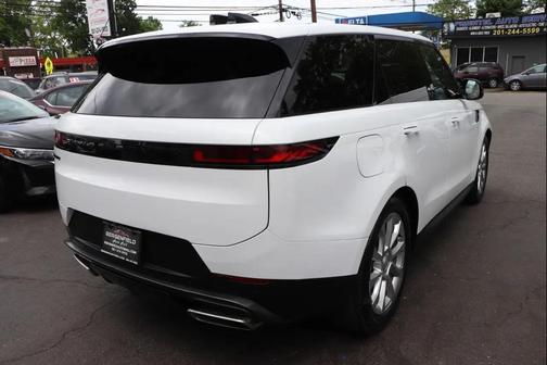 White 2025 Land Rover Range Rover Sport SE